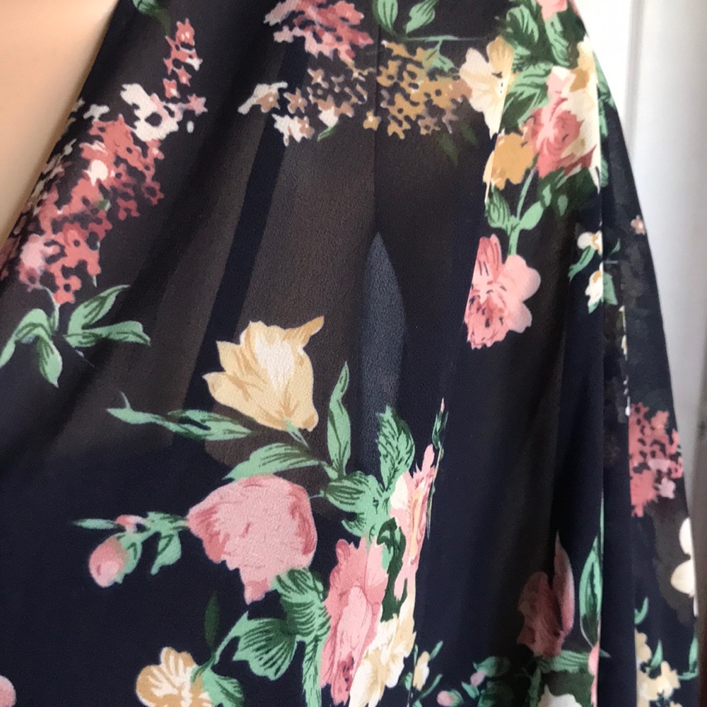 Cute flower kimono 🌺 - Picture 3 of 3